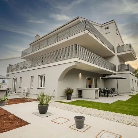 App Lacrima 1 With Breakfast * Šilo